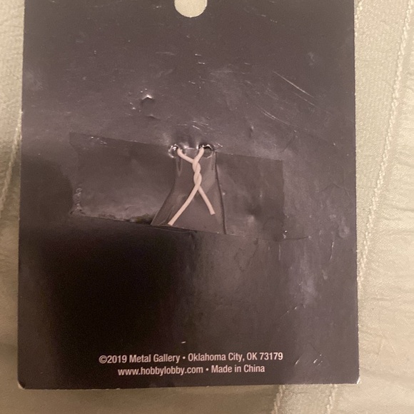 Gorgeous butterfly piece you can make into a necklace. Brand new. - Picture 4 of 4